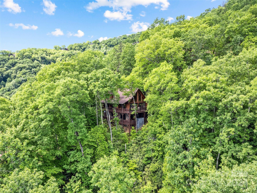 83 Sedi Trl Maggie Valley, NC 28751