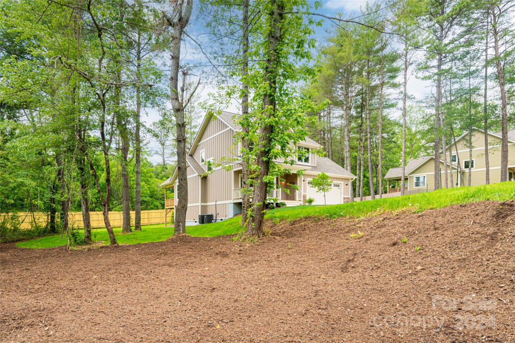 25 Wood Path Ln Arden, NC 28704