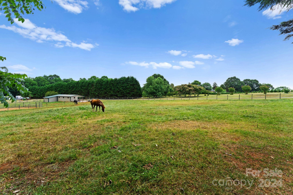 1363 John Cline Ct Lincolnton, NC 28092