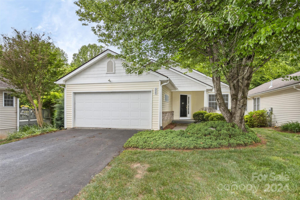 322 Creeks End Cir Mills River, NC 28759