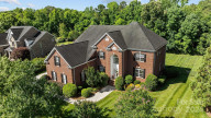 414 Castlestone Ln Matthews, NC 28104