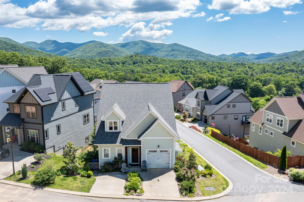 52 Tudor Way Black Mountain, NC 28711