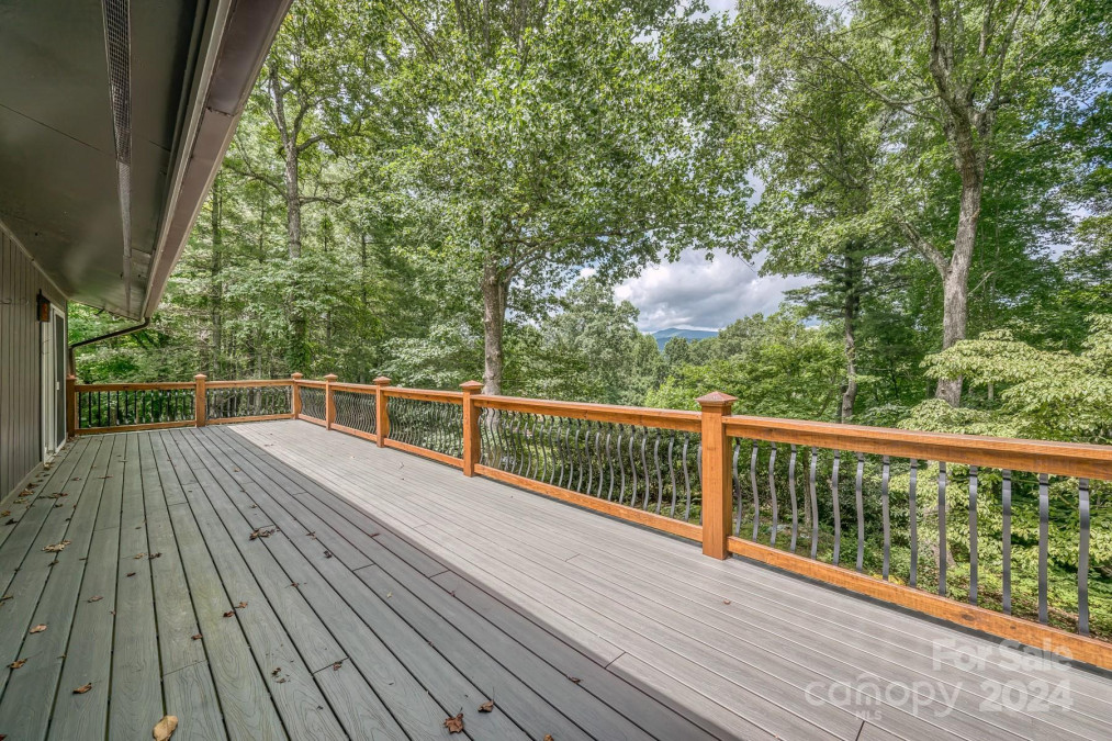 294 Martha Dr Spruce Pine, NC 28777