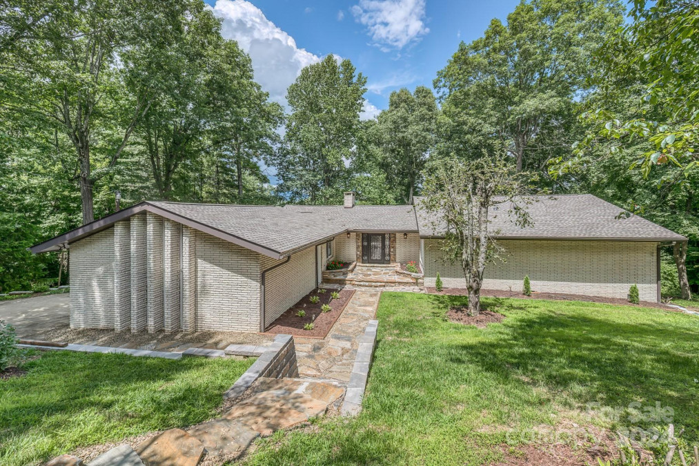 294 Martha Dr Spruce Pine, NC 28777