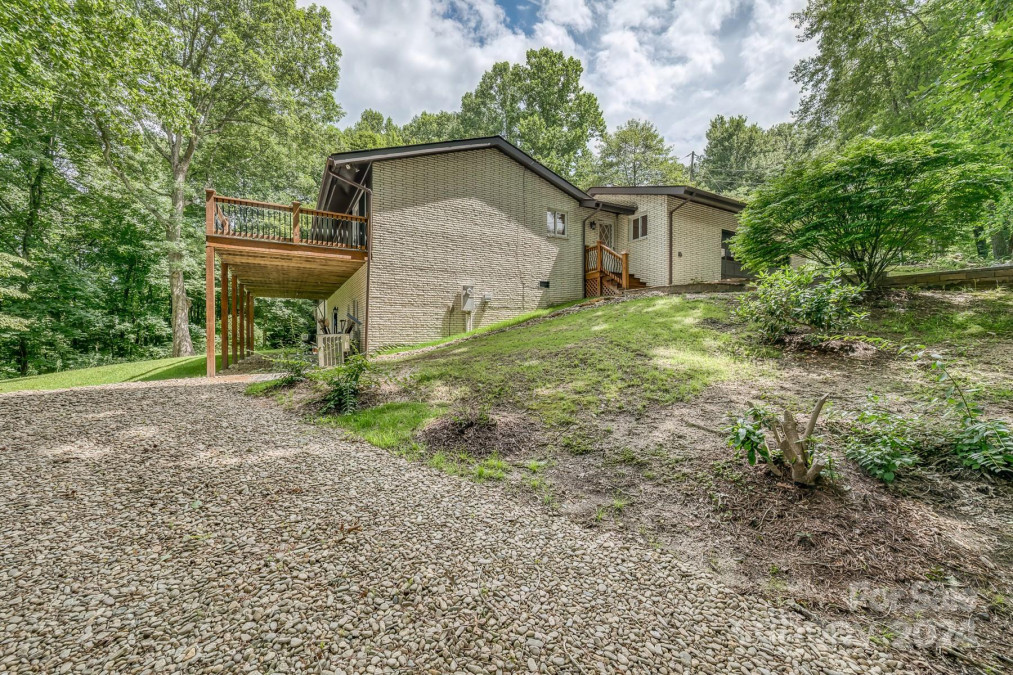 294 Martha Dr Spruce Pine, NC 28777