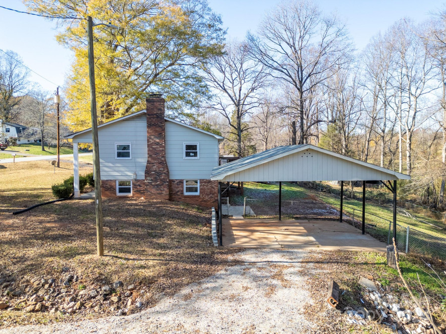 2594 Cedar Valley Dr Conover, NC 28613