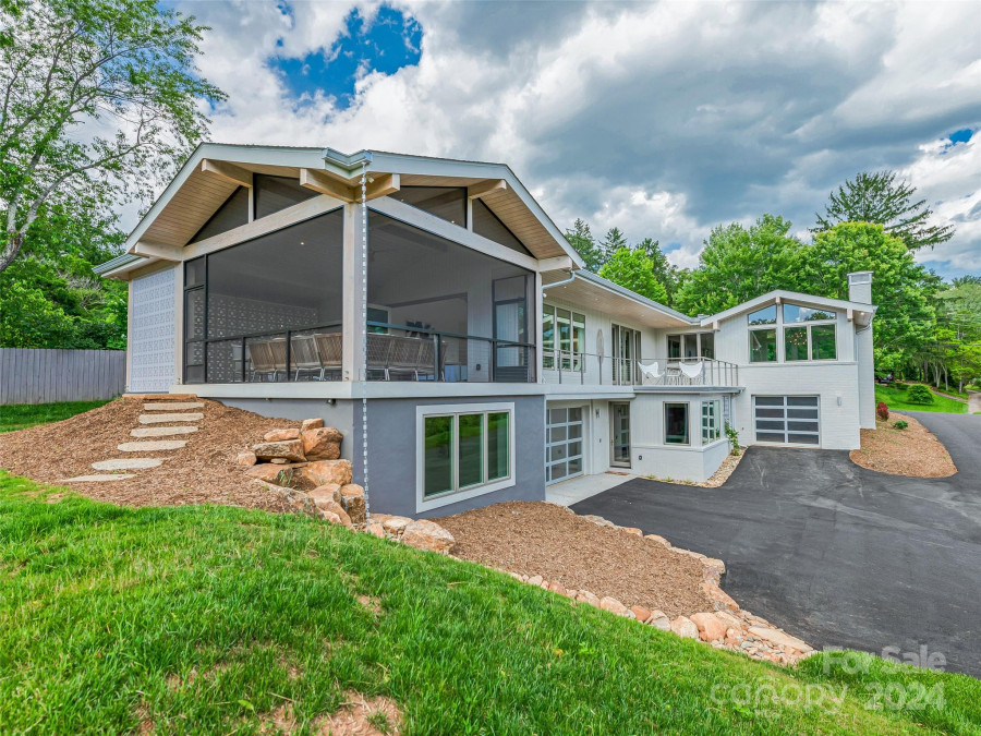 23 Wembley Rd Asheville, NC 28804