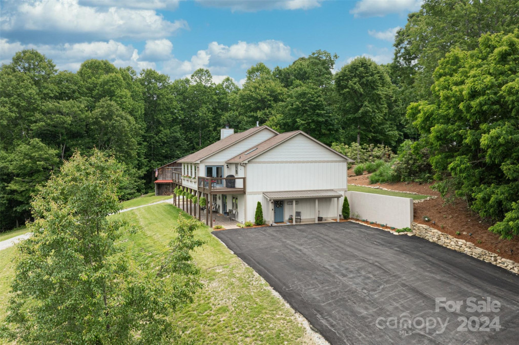 111 Bridlewood Trl Mills River, NC 28759