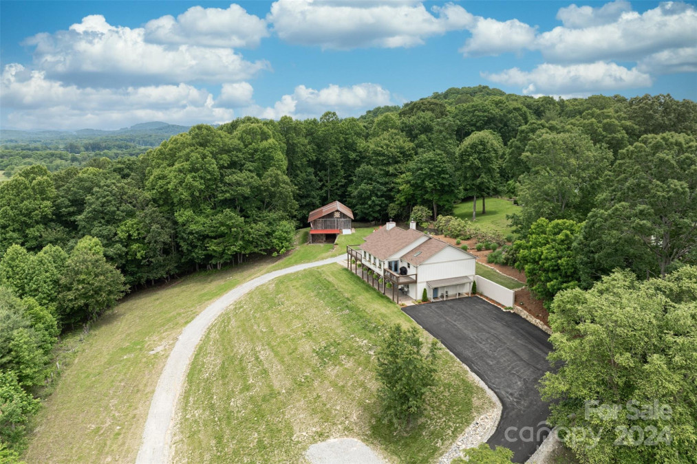 111 Bridlewood Trl Mills River, NC 28759