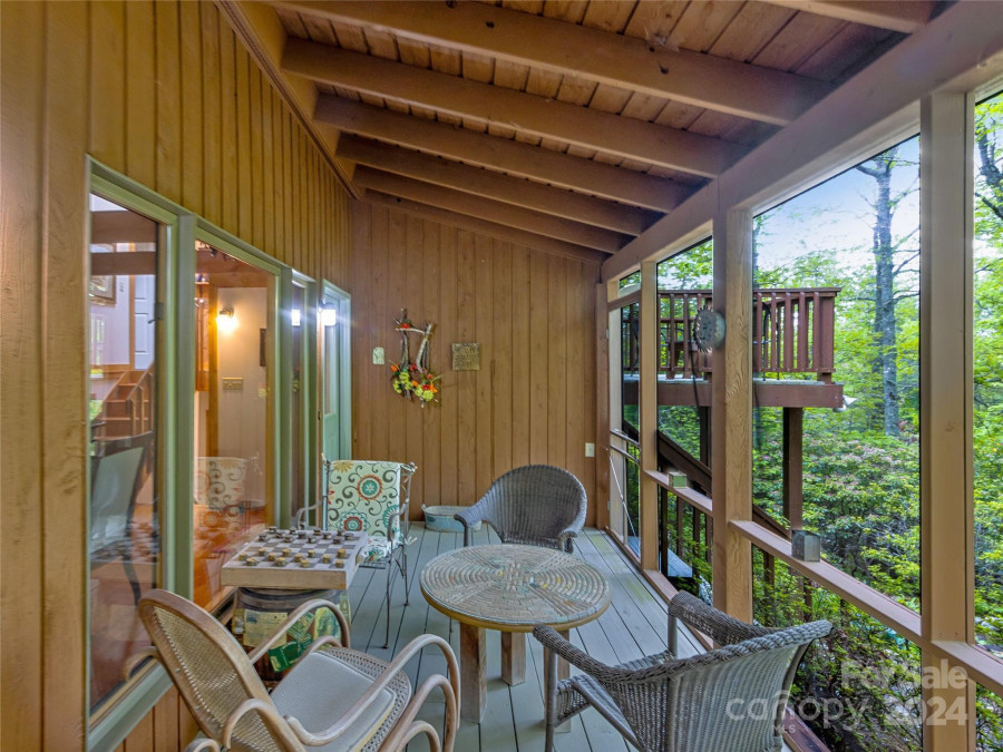 678 Hawk Mountain Rd Lake Toxaway, NC 28747