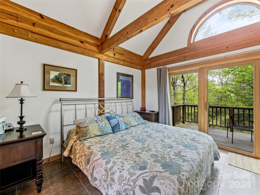 678 Hawk Mountain Rd Lake Toxaway, NC 28747