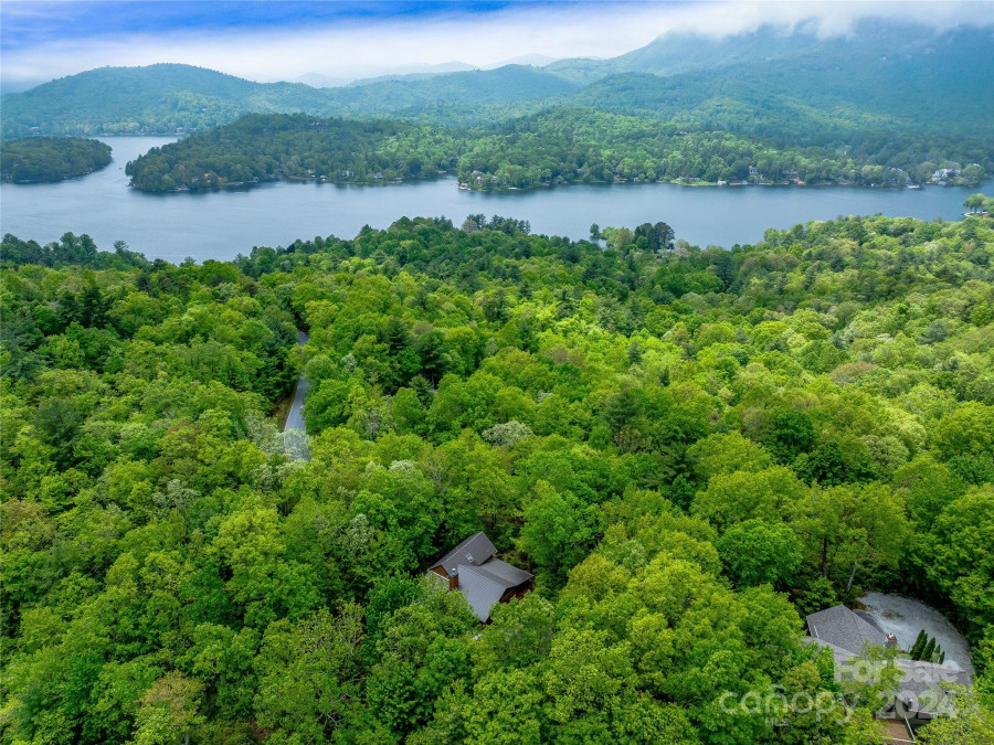 678 Hawk Mountain Rd Lake Toxaway, NC 28747