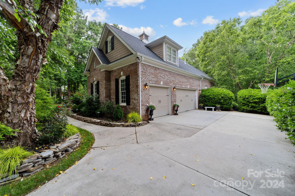 12466 Preservation Pointe Dr Charlotte, NC 28216