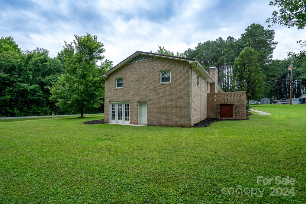 1614 Mountain Creek Rd Albemarle, NC 28001