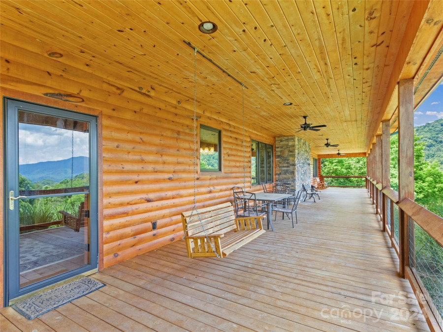 263 Wolf Mountain Rd Green Mountain, NC 28740