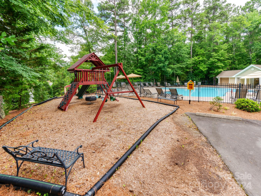 7025 Yager Ridge Dr Lake Wylie, SC 29710