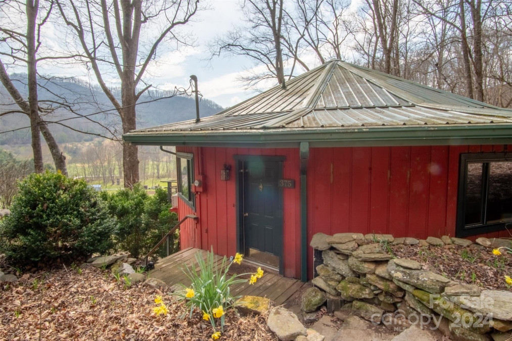 375 Tobacco Rd Cullowhee, NC 28723