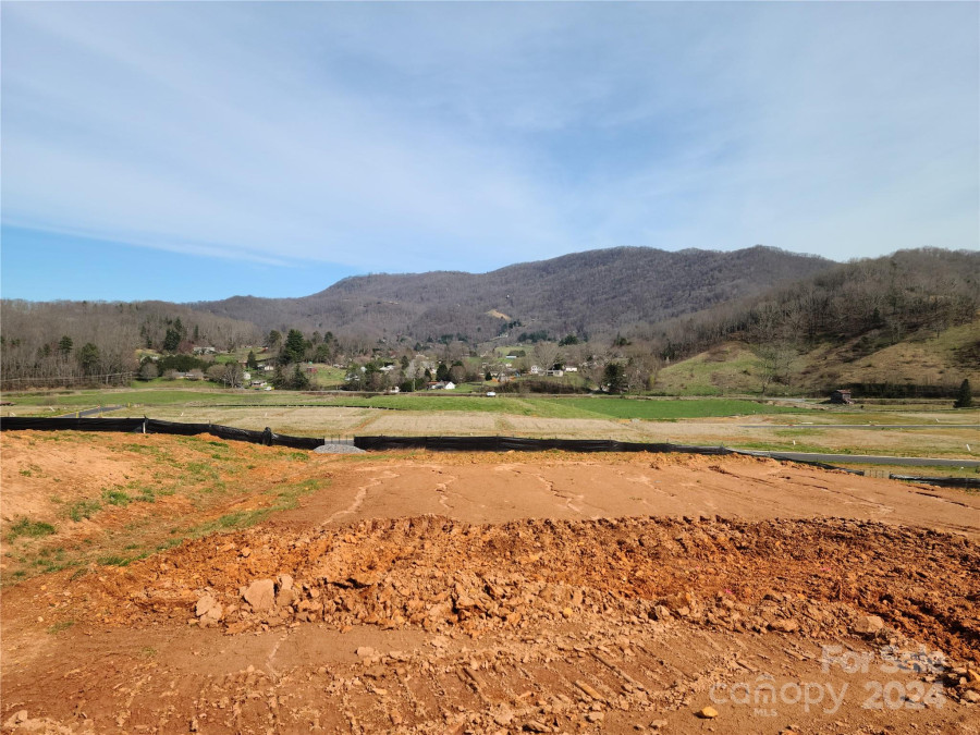 181 Farmwood Trl Waynesville, NC 28786