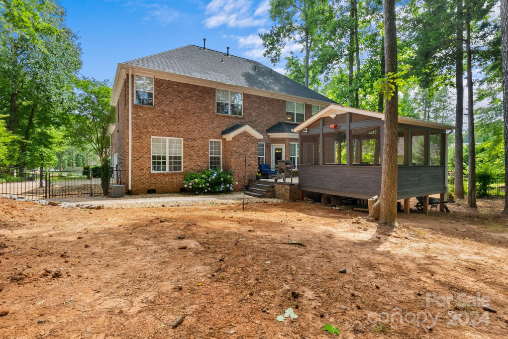 322 Ridge Reserve Dr Lake Wylie, SC 29710