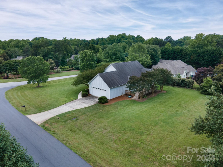 8253 Pine Lake Rd Denver, NC 28037