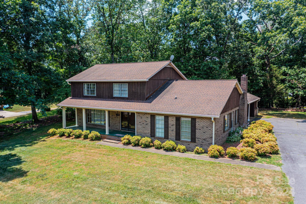 2340 Horseshoe Bend Rd Hickory, NC 28601