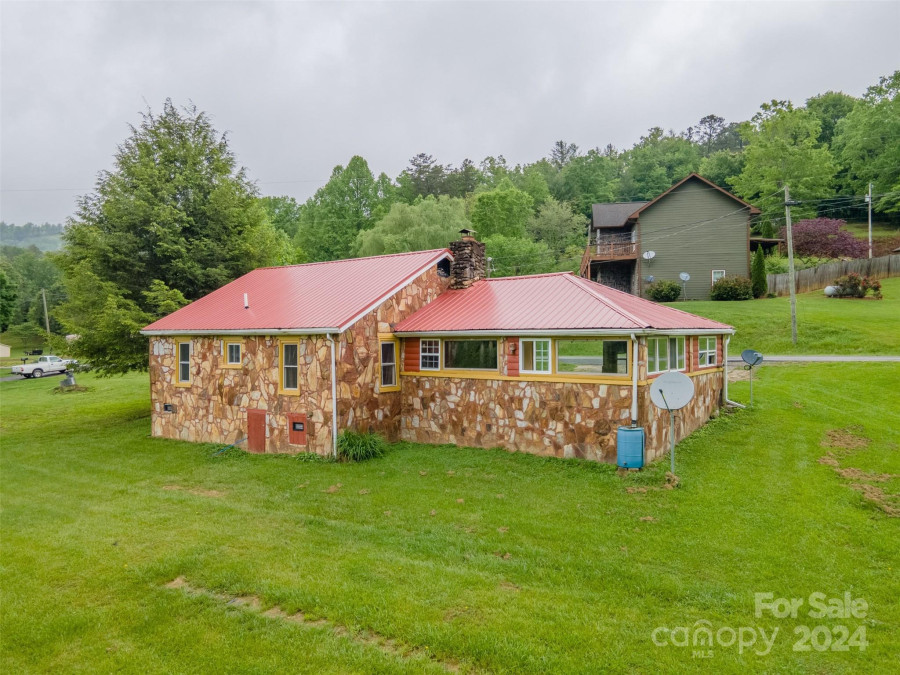 3338 Yellow Creek Rd Robbinsville, NC 28771