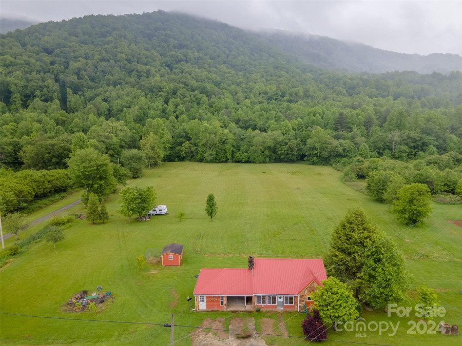 3338 Yellow Creek Rd Robbinsville, NC 28771