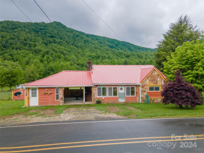 3338 Yellow Creek Rd Robbinsville, NC 28771