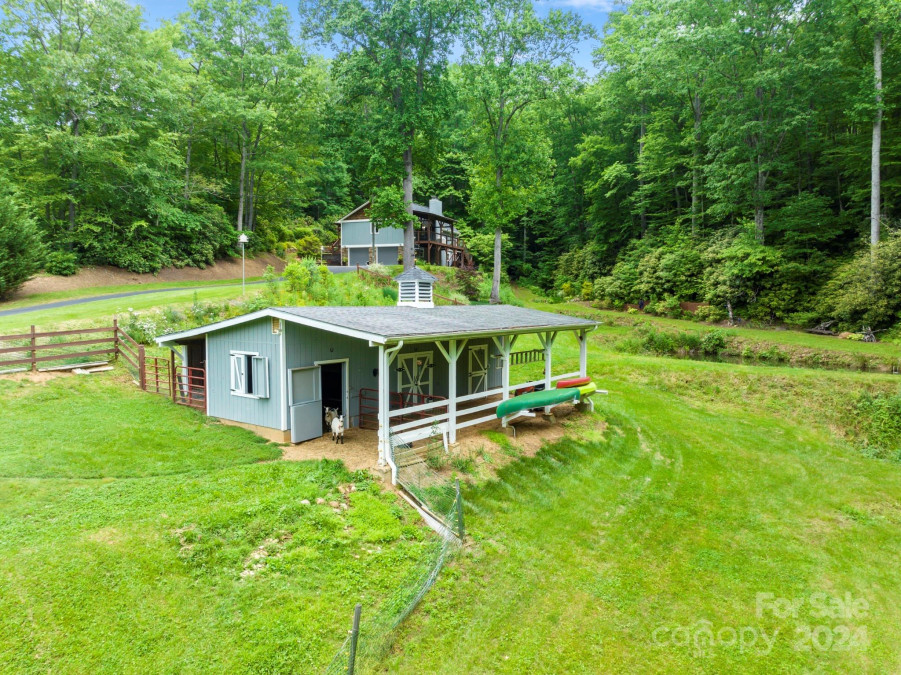 330 Flat Creek Rd Fairview, NC 28730