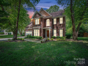 1208 Ashley Creek Dr Matthews, NC 28105