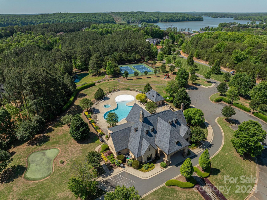 3240 Lake Pointe Dr Belmont, NC 28012