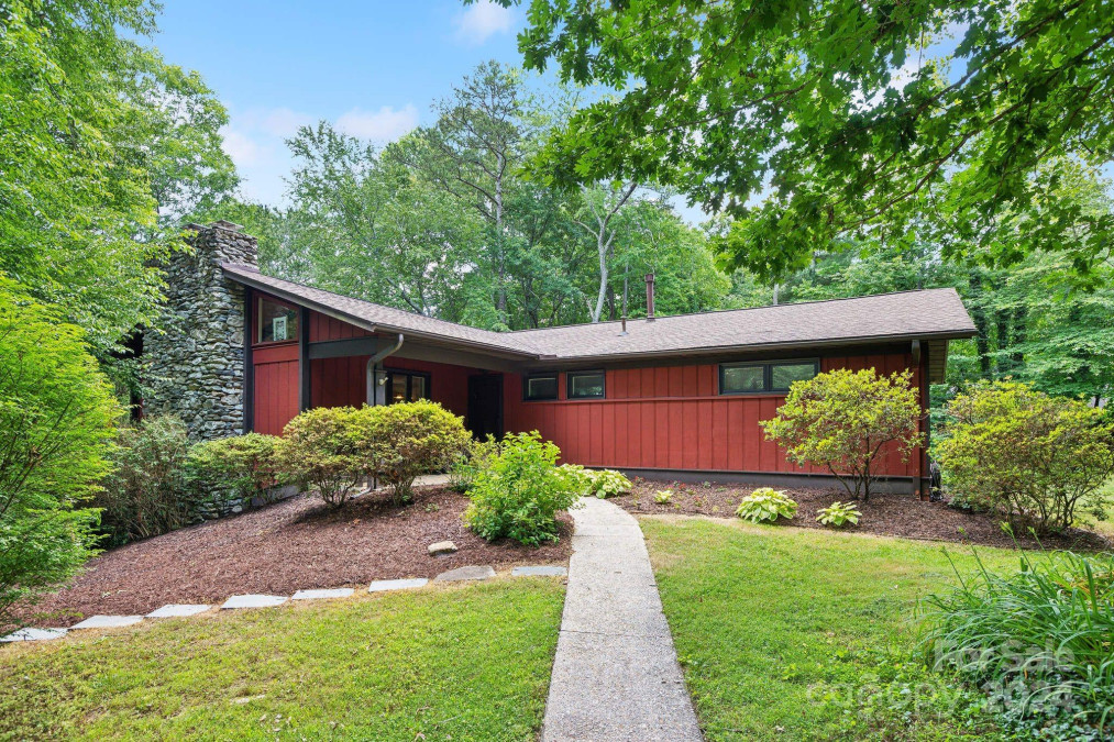 3115 Hickory Hill Rd Hendersonville, NC 28792