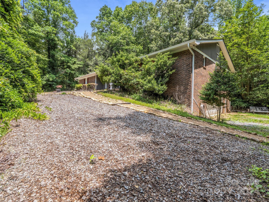 12 Greenbriar Ave Flat Rock, NC 28731