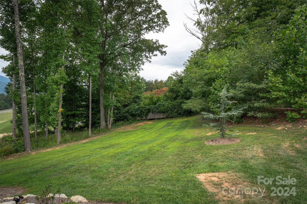 116 Whispering Wind Dr Black Mountain, NC 28711