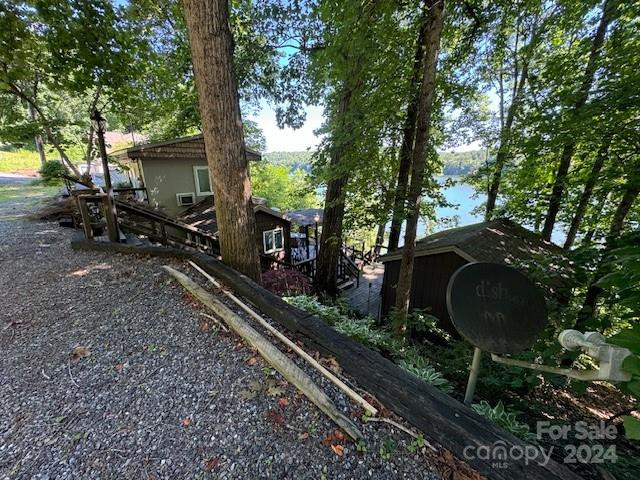 5098 Overlook Dr Claremont, NC 28610