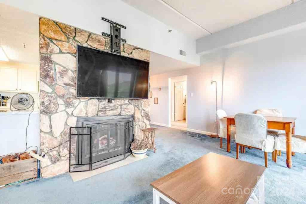 303 Sugar Top Dr Sugar Mountain, NC 28604