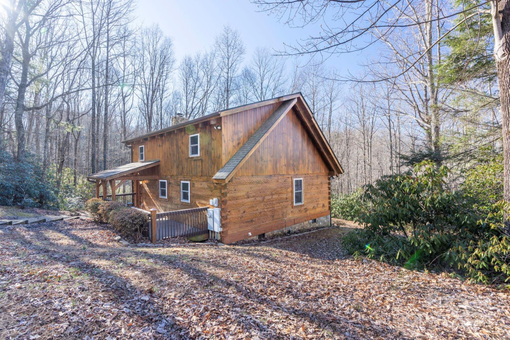 26 Fork Creek Rd Saluda, NC 28773