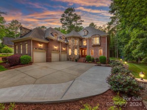 7003 Montgomery Rd Lake Wylie, SC 29710