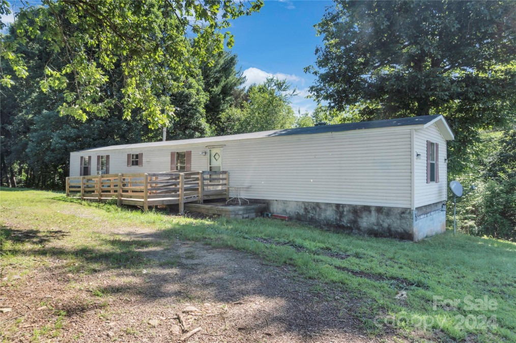 5624 R & R Farm Rd Connelly Springs, NC 28612