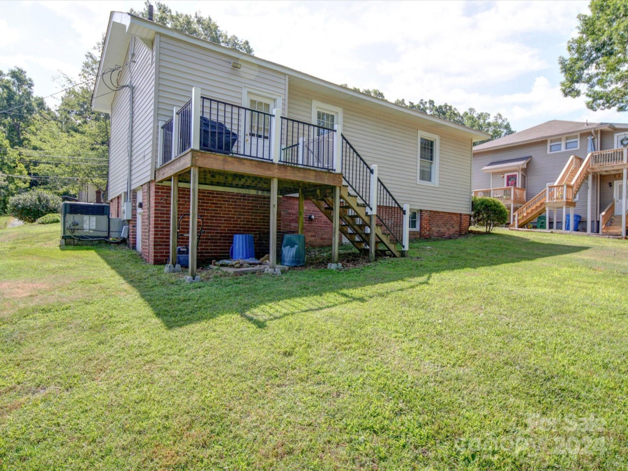 625 3rd St Albemarle, NC 28001