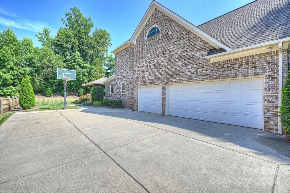 3904 Fawn Hill Rd Matthews, NC 28105