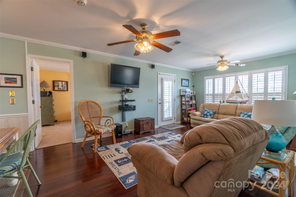 274 Second St Ocean Isle, NC 28469