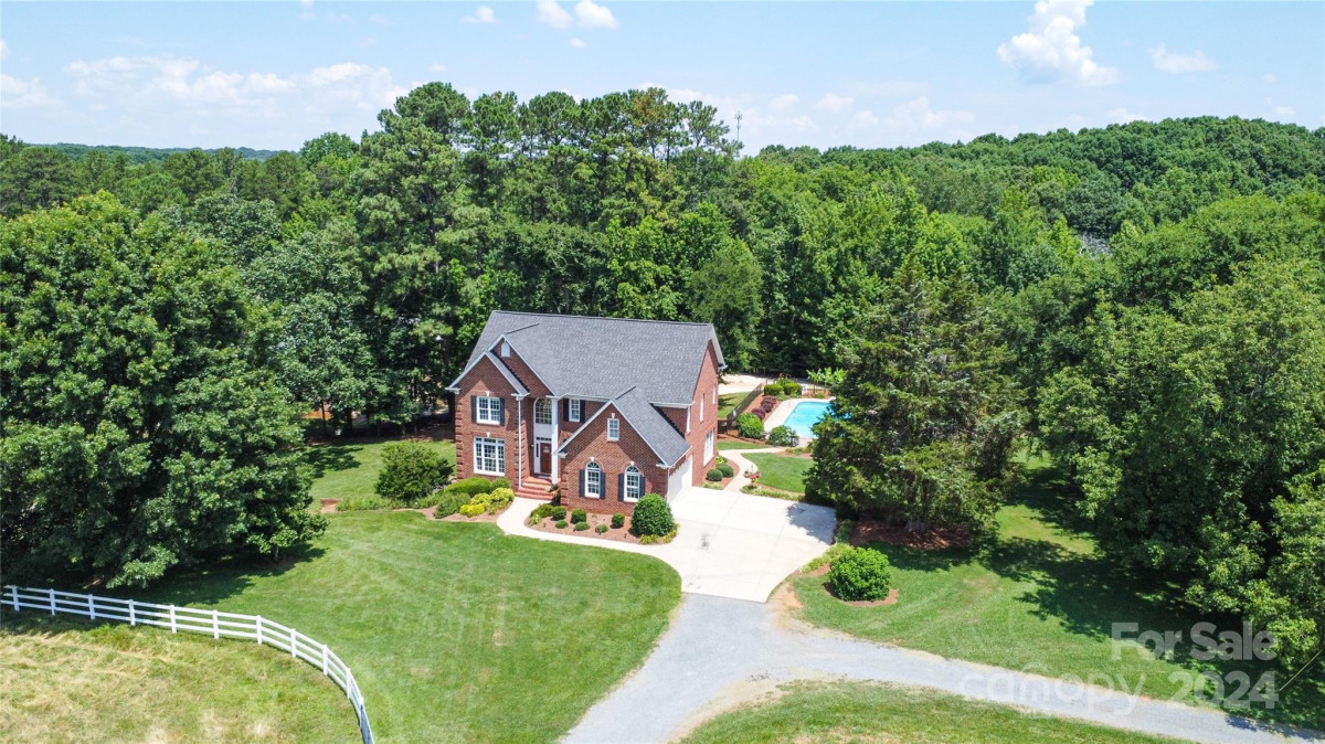 5610 Golden Pond Dr Indian Trail, NC 28079