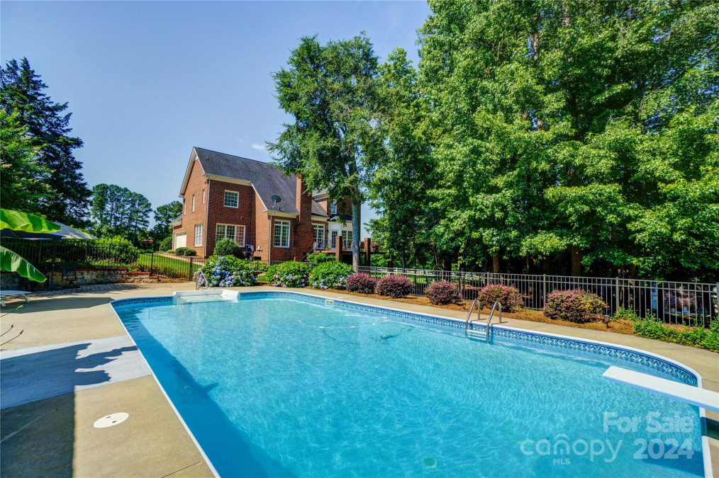 5610 Golden Pond Dr Indian Trail, NC 28079