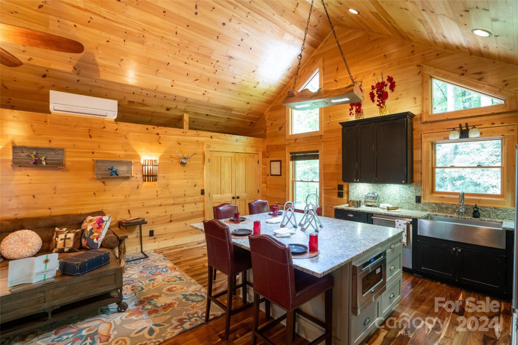 64 Hidden Springs Way Highlands, NC 28741