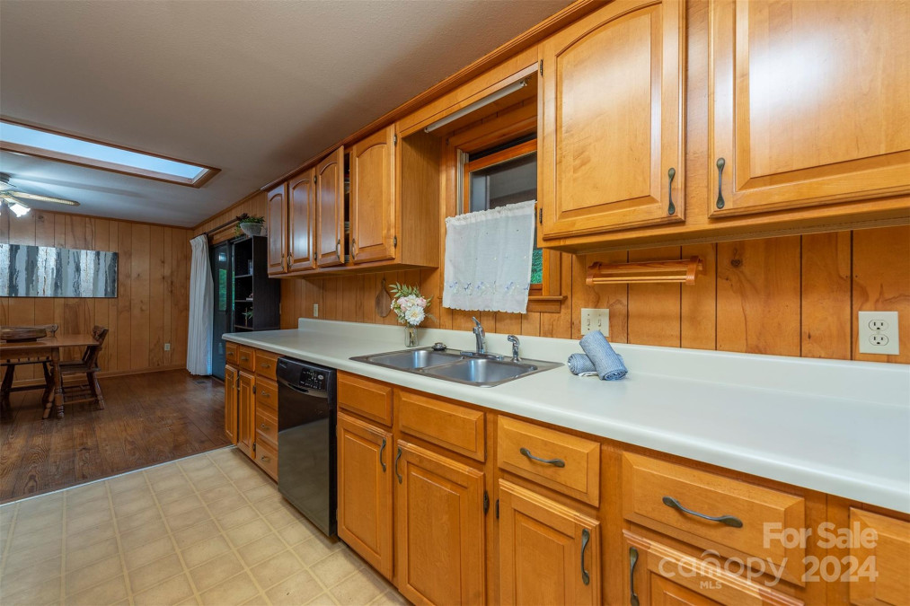 267 Caldwell Dr Maggie Valley, NC 28751