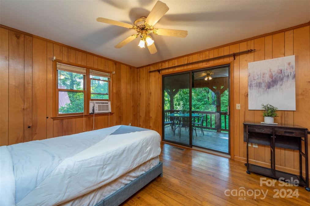 267 Caldwell Dr Maggie Valley, NC 28751