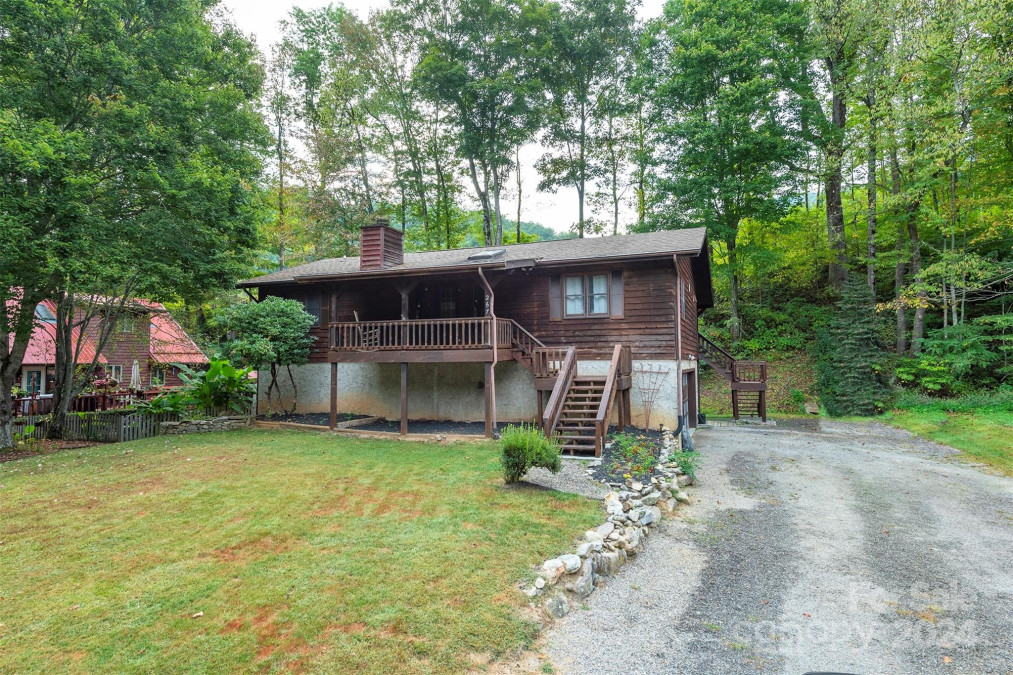 267 Caldwell Dr Maggie Valley, NC 28751