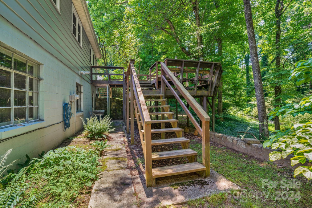 330 Windsor Rd Asheville, NC 28804