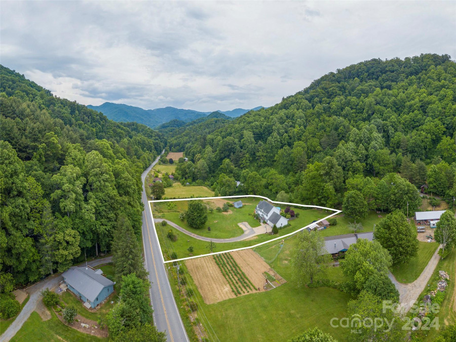 10946 Rush Fork Rd Clyde, NC 28721